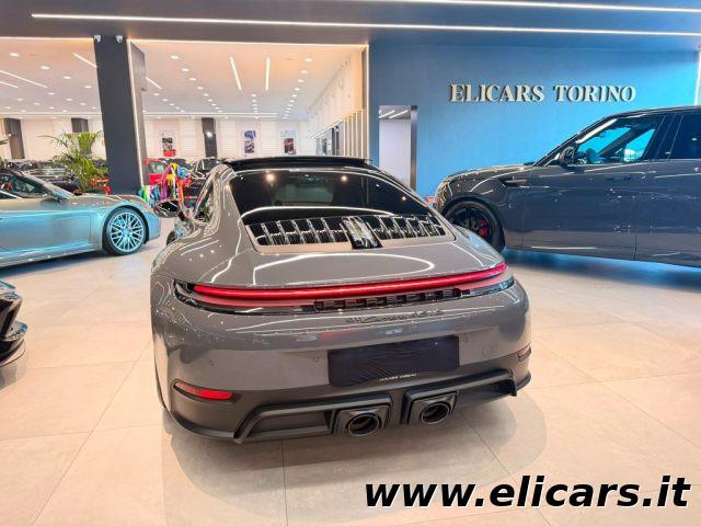 PORSCHE 992 Carrera 4 GTS
