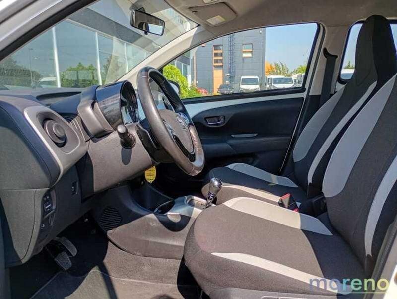 Toyota Aygo 1.0 x-play 5p m-mt my15