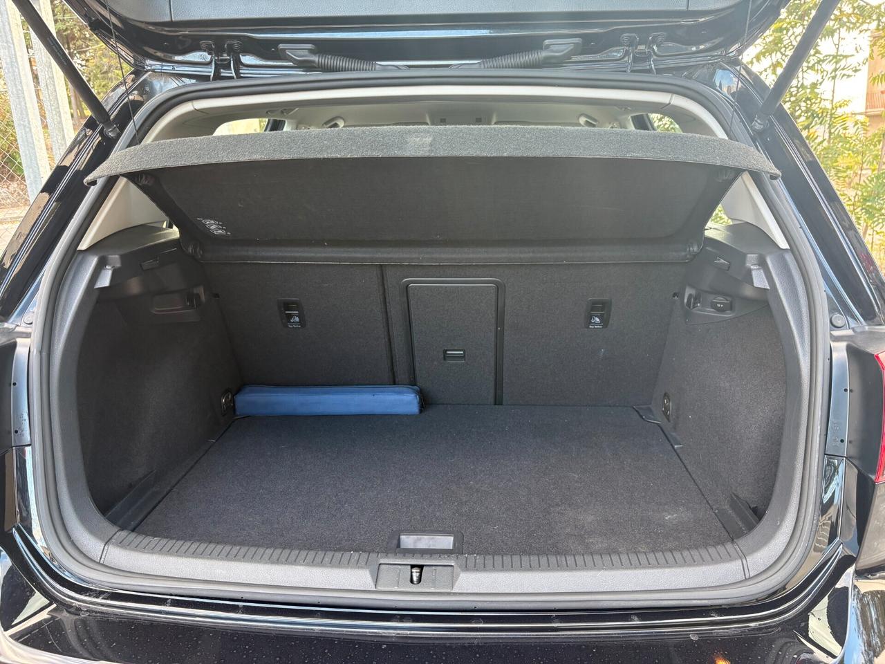 Volkswagen Golf VII 1.6 TDI Highline