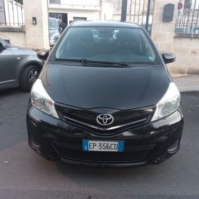 Toyota Yaris 1.0 5 porte