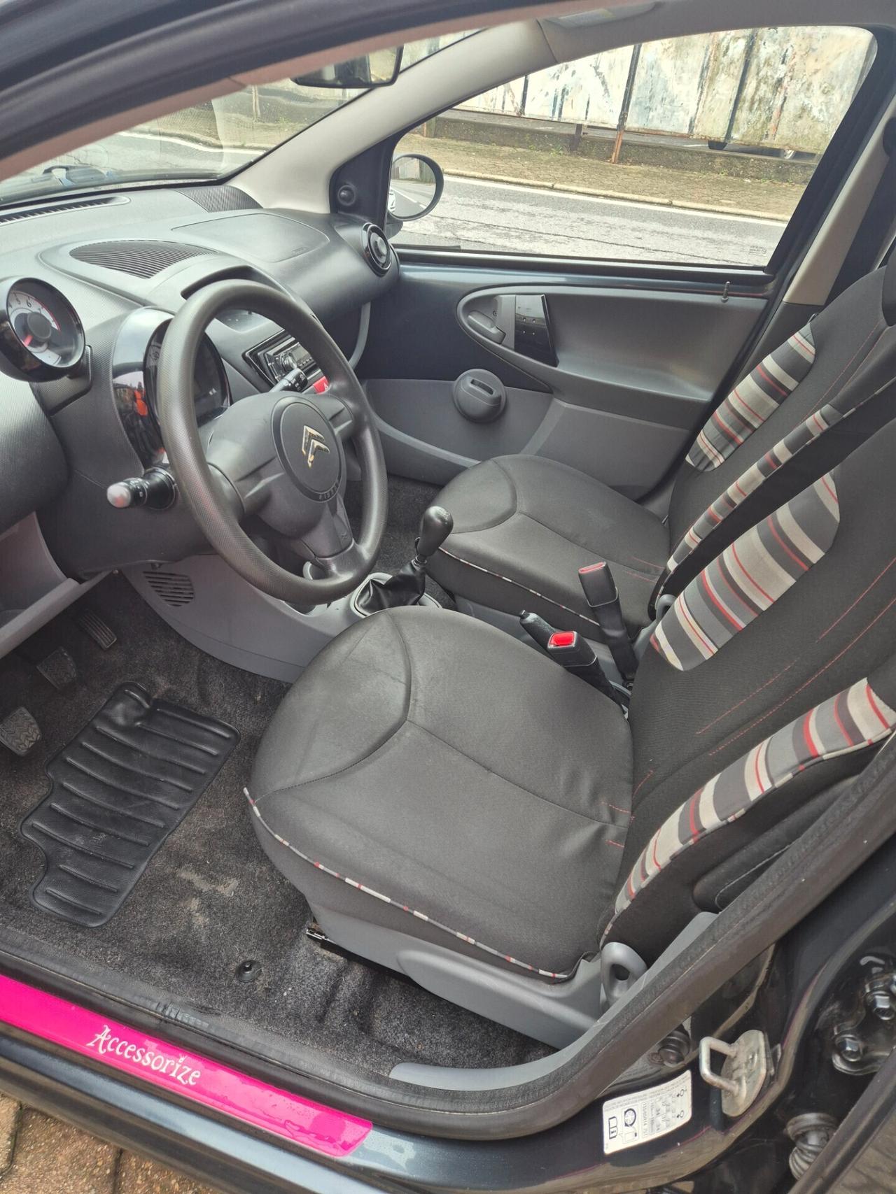 Citroen C1 1.0 5 porte Accessorize neopatentati 2012