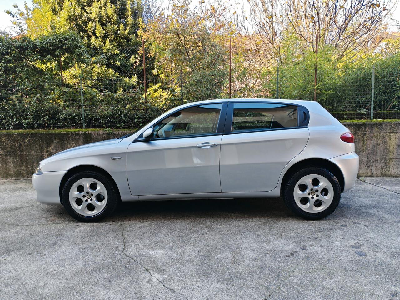 Alfa Romeo 147 1.6 BENZINA 120cv / 54.000km / Unipro