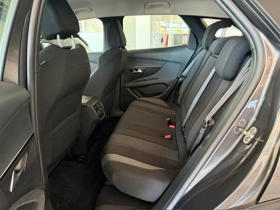 Peugeot 3008 BlueHDi 130 S&S EAT8 Active Business