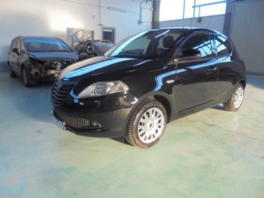 Lancia Ypsilon 1.2 69 CV 5 porte Elefantino NEOPATENTATI