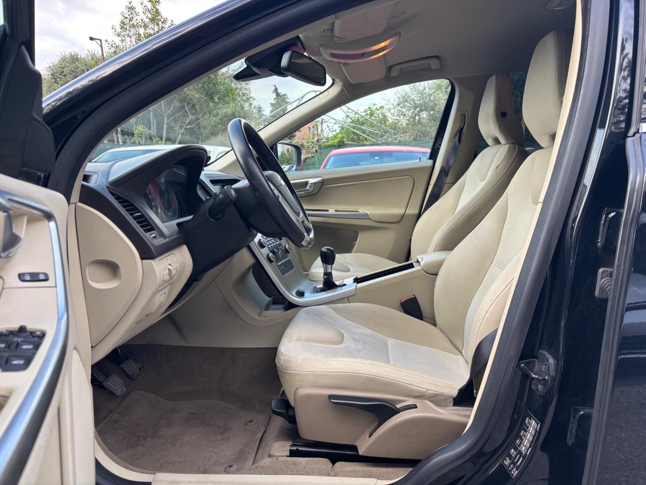 Volvo XC 60 D5 AWD Momentum