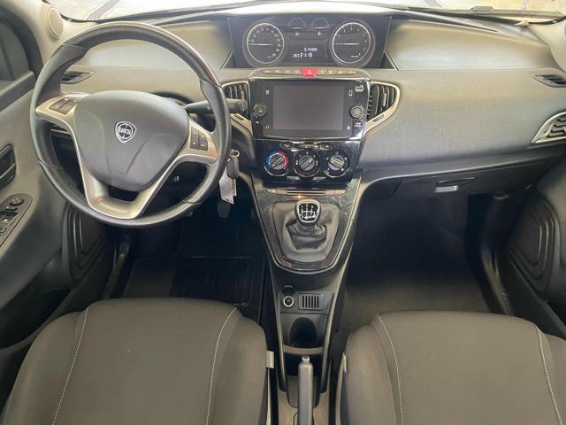 LANCIA Ypsilon 1.0 FireFly 5 porte S&S Hybrid Ecochic Silver