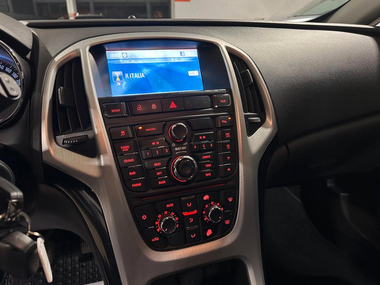 Opel Astra GTC 2.0 CDTI 165CV 3 porte Cosmo - DISTRIBUZIONE FATTA