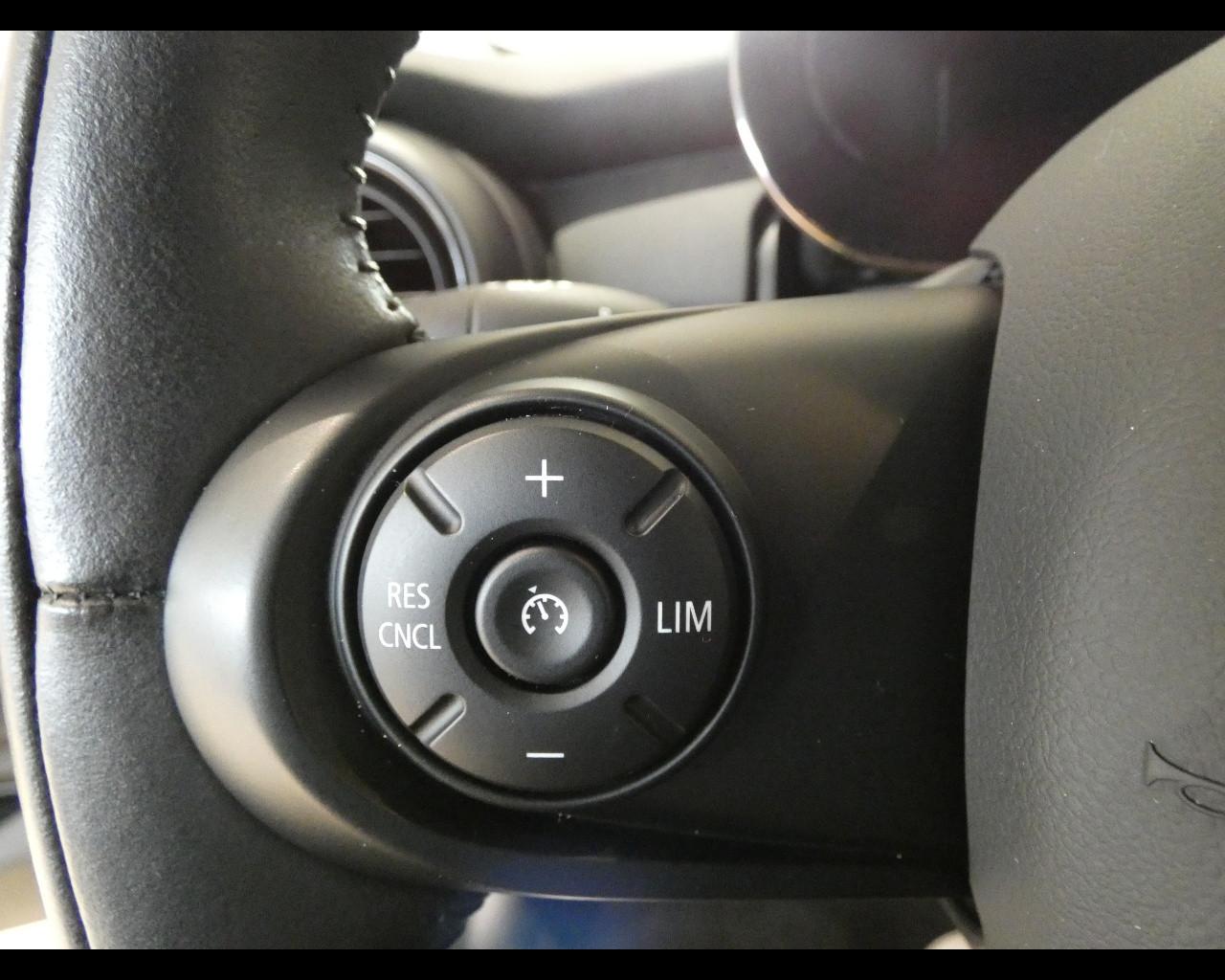 MINI Mini 4ª serie (F56) - Mini 1.5 One 75 CV Baker Street