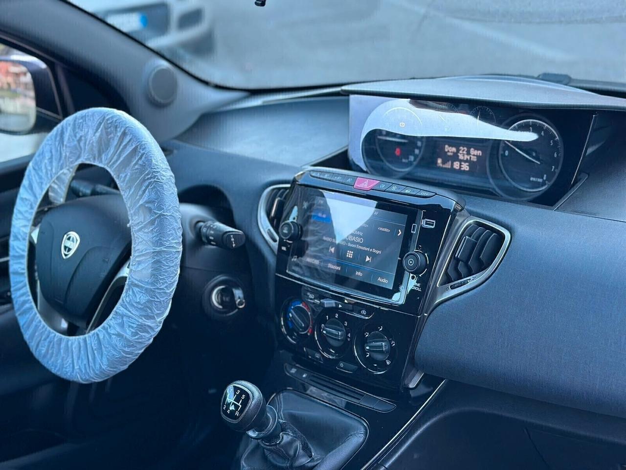 Lancia Ypsilon 1.2 69 CV 5 porte GPL Ecochic Gold USATO SICURO