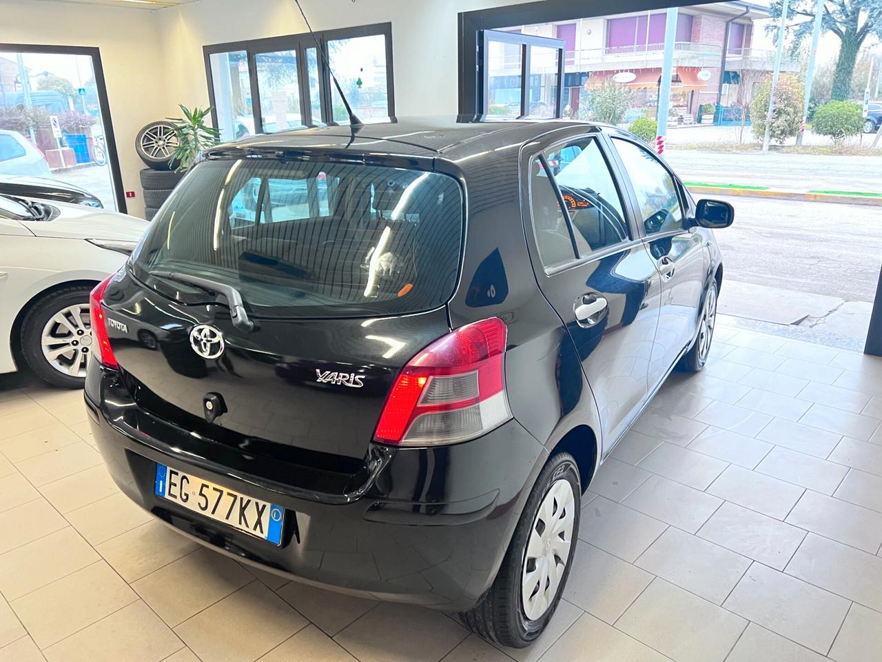 Toyota Yaris 1.0 5 porte Sol