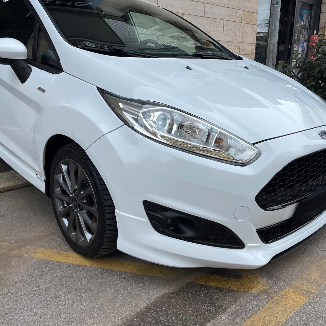 Ford Fiesta 1.5 TDCi 75CV ST-Line