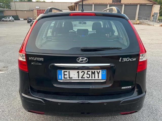 HYUNDAI i30 CW 1.6 CRDi 90CV 6m senza nessun lavoro da fare