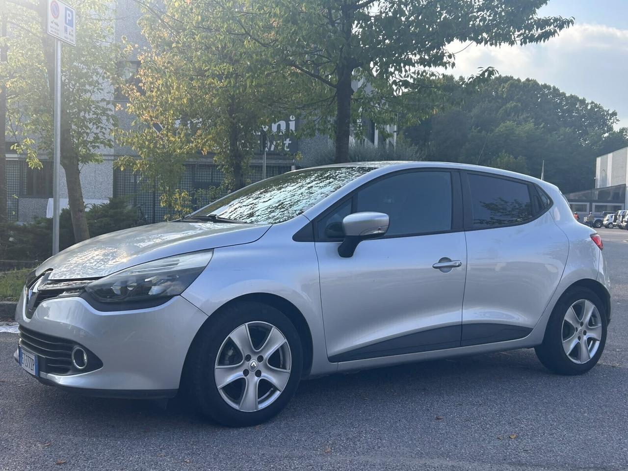 Renault Clio 1.2 75 CV Costume National – Navi Cruise 99.000 km