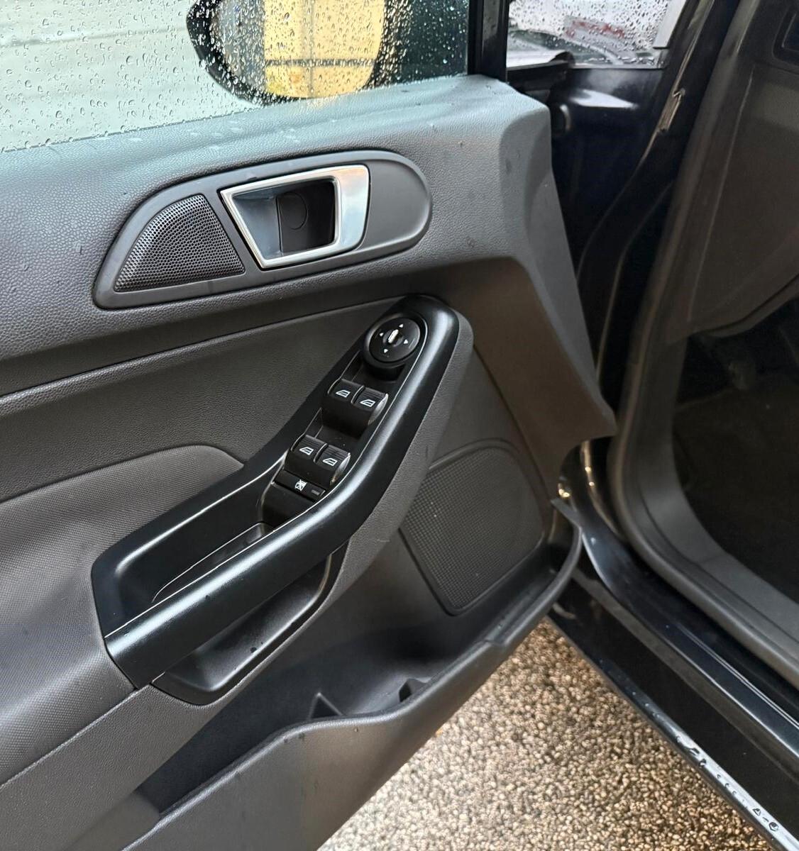 Ford Fiesta 1.4 Gpl Neopatentati