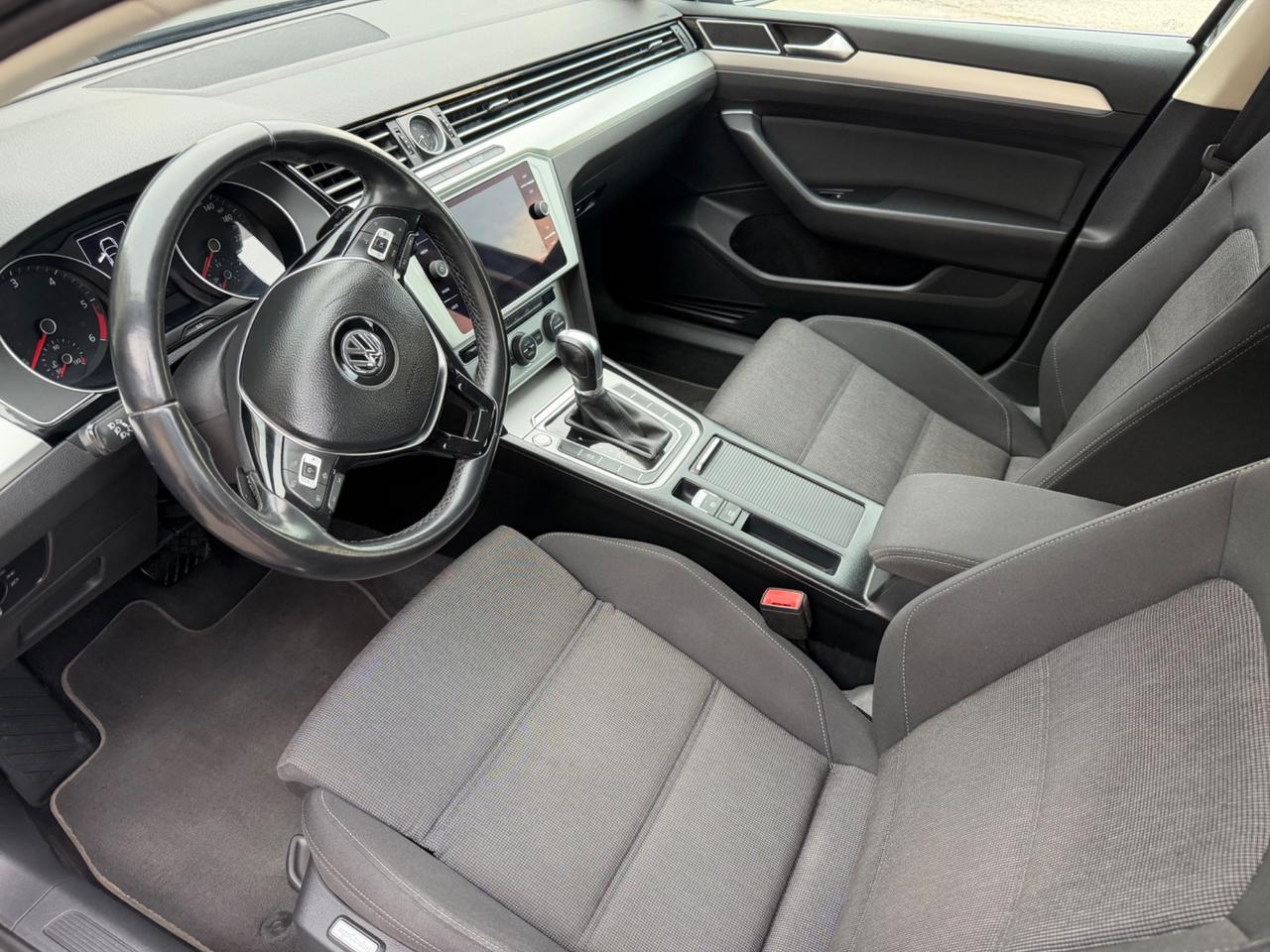 Volkswagen Passat Variant 2.0 TDI DSG Business BlueMotion Tech