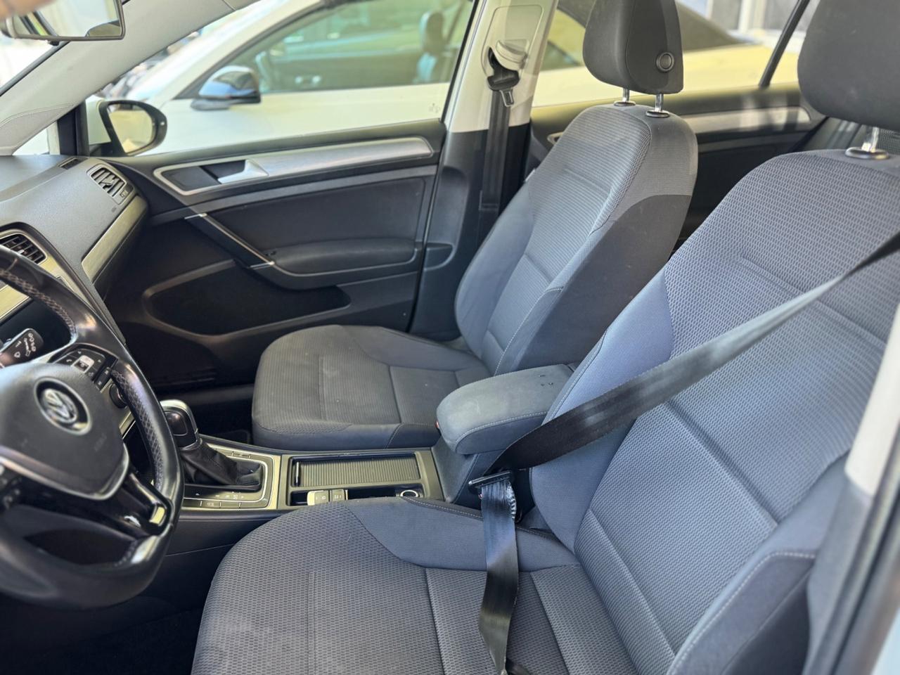Volkswagen Golf Variant 1.6 TDI 110 CV DSG Comfortline BlueMotion Tech.