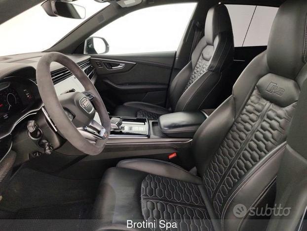Audi Q8 RS TFSI V8 quattro tiptronic
