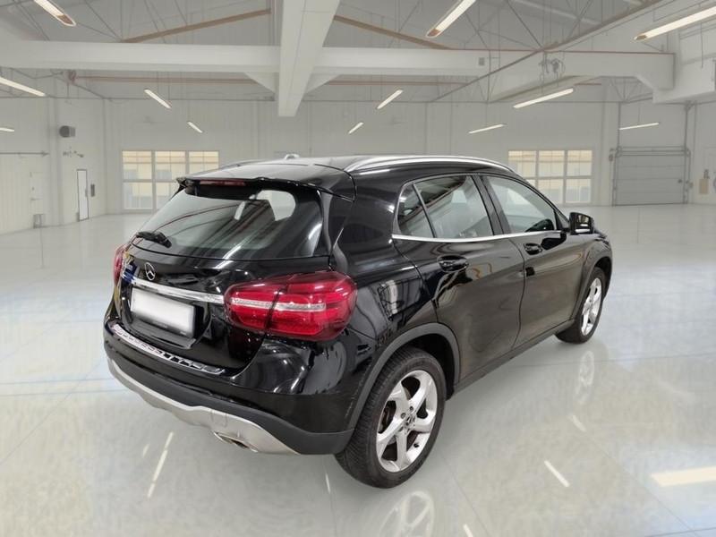 MERCEDES-BENZ GLA 180 SPORT AUTO CROSSOVER