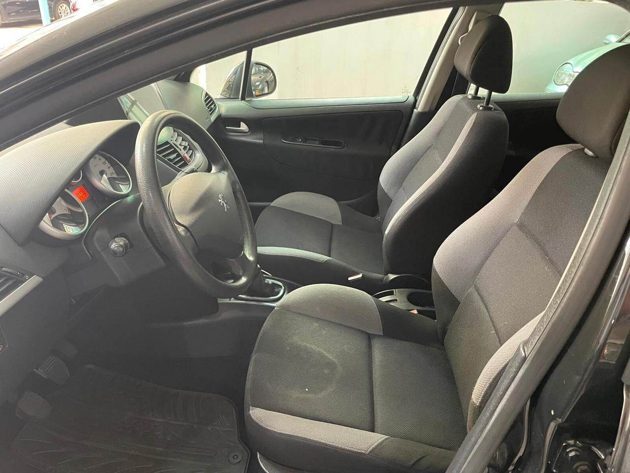 Peugeot 207 1.4 VTi 95CV 5p. Energie PER NEO-PATENTATI!!!