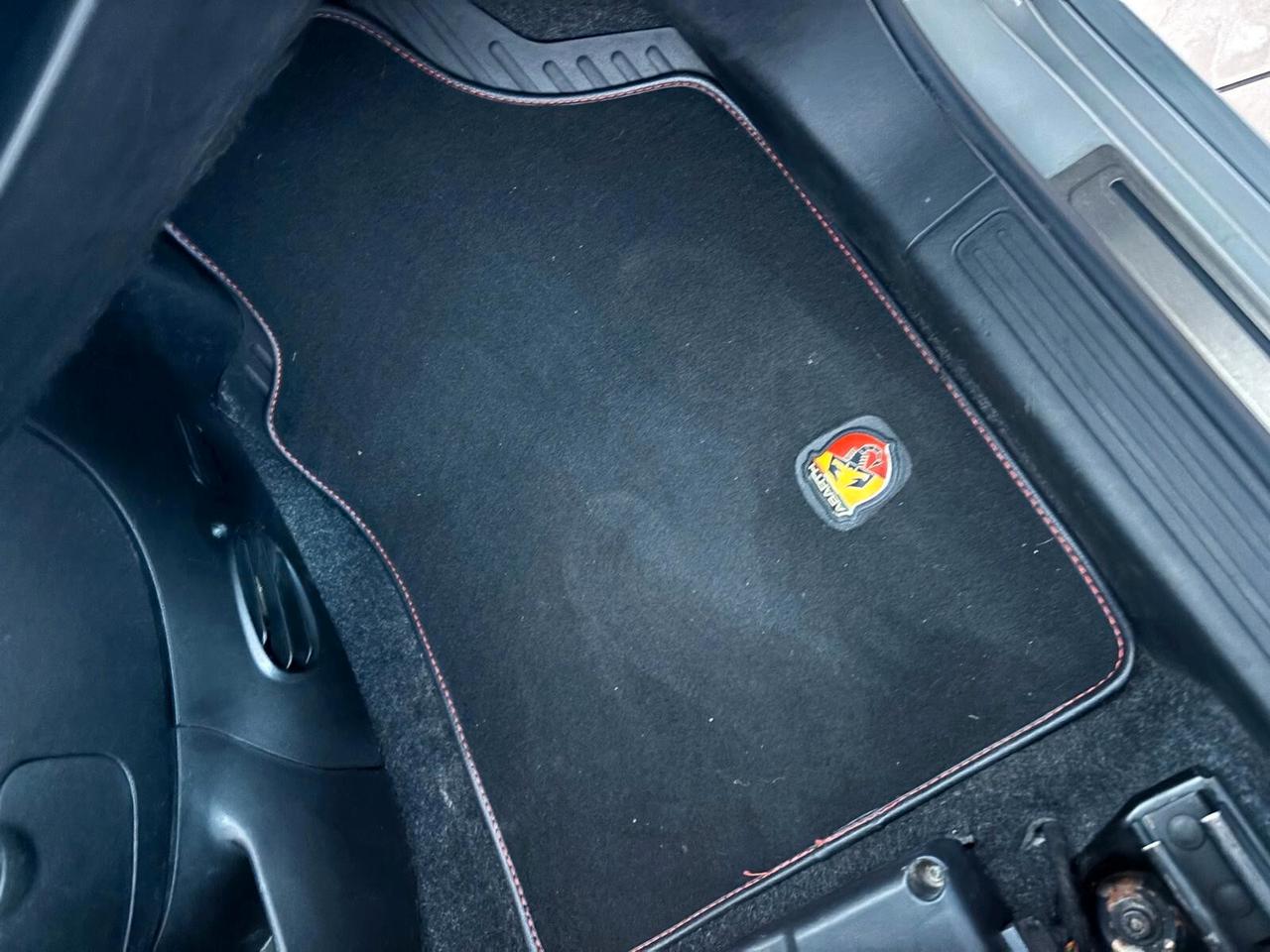 Abarth 500 C 1.4 Turbo T-Jet MTA Bicolor