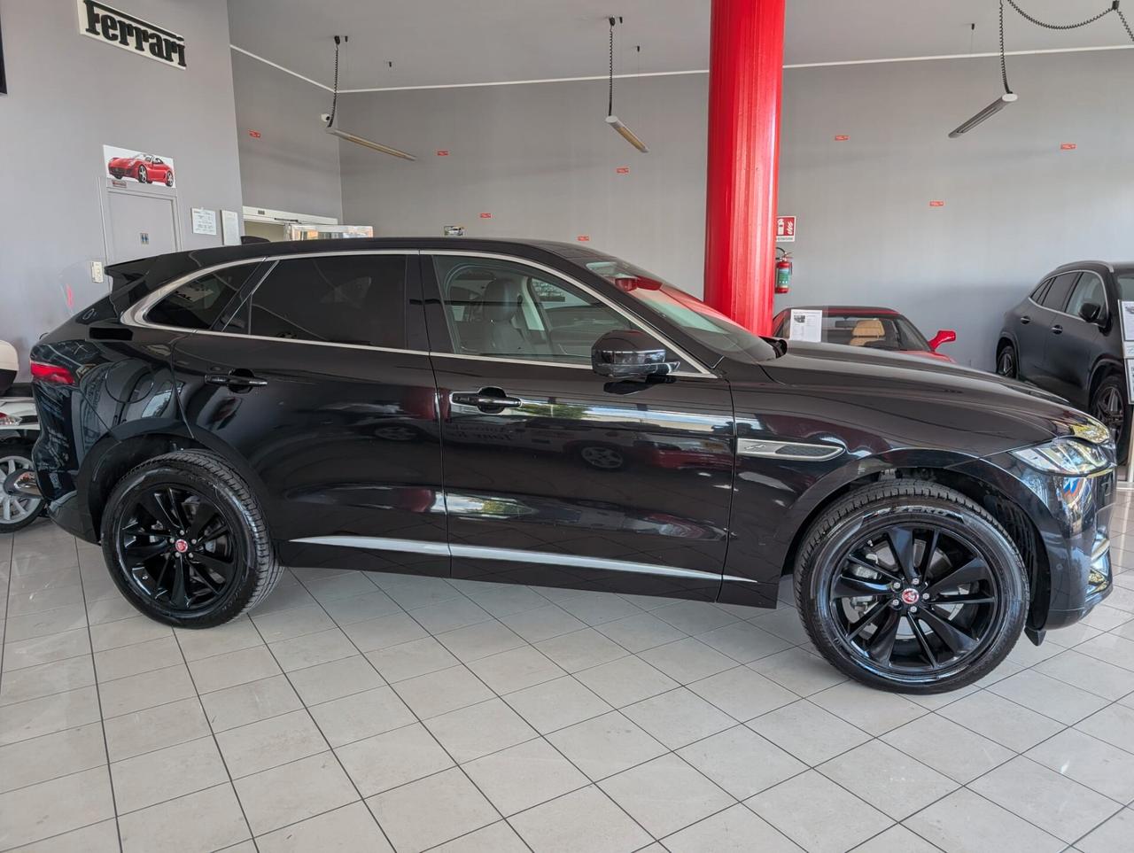 Jaguar F-Pace 2.0 D 163 CV AWD aut. SE