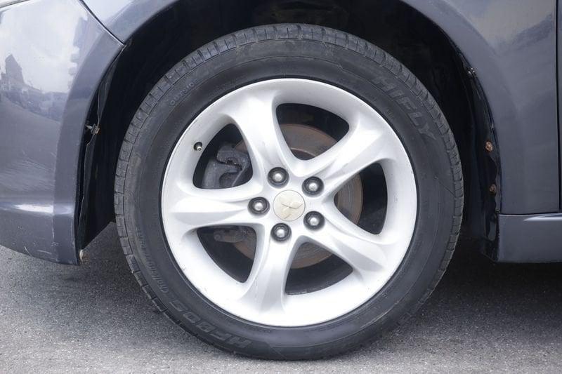 Mitsubishi Grandis MITSUBISHI GRANDIS 2.0 DI-D 7 POSTI INTENSE 100KW ANNO 2005