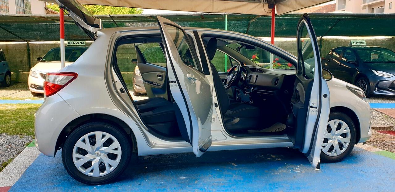 TOYOTA YARIS 1.5 BENZINA/IBRIDA PARI NUOVO 46 MILA KM