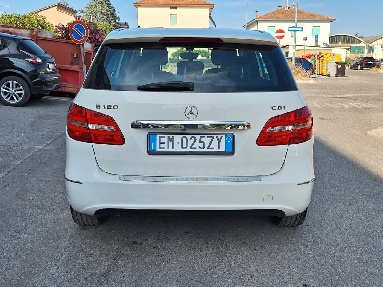 Mercedes-benz B 180 CDI BlueEFFICIENCY Executive NAVI TEL RETROCAMERA