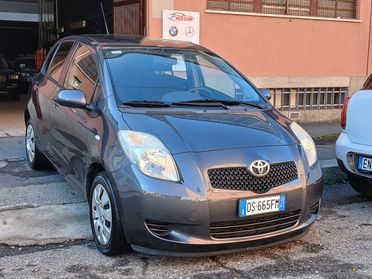 TOYOTA Yaris 1.0 5p. Sol