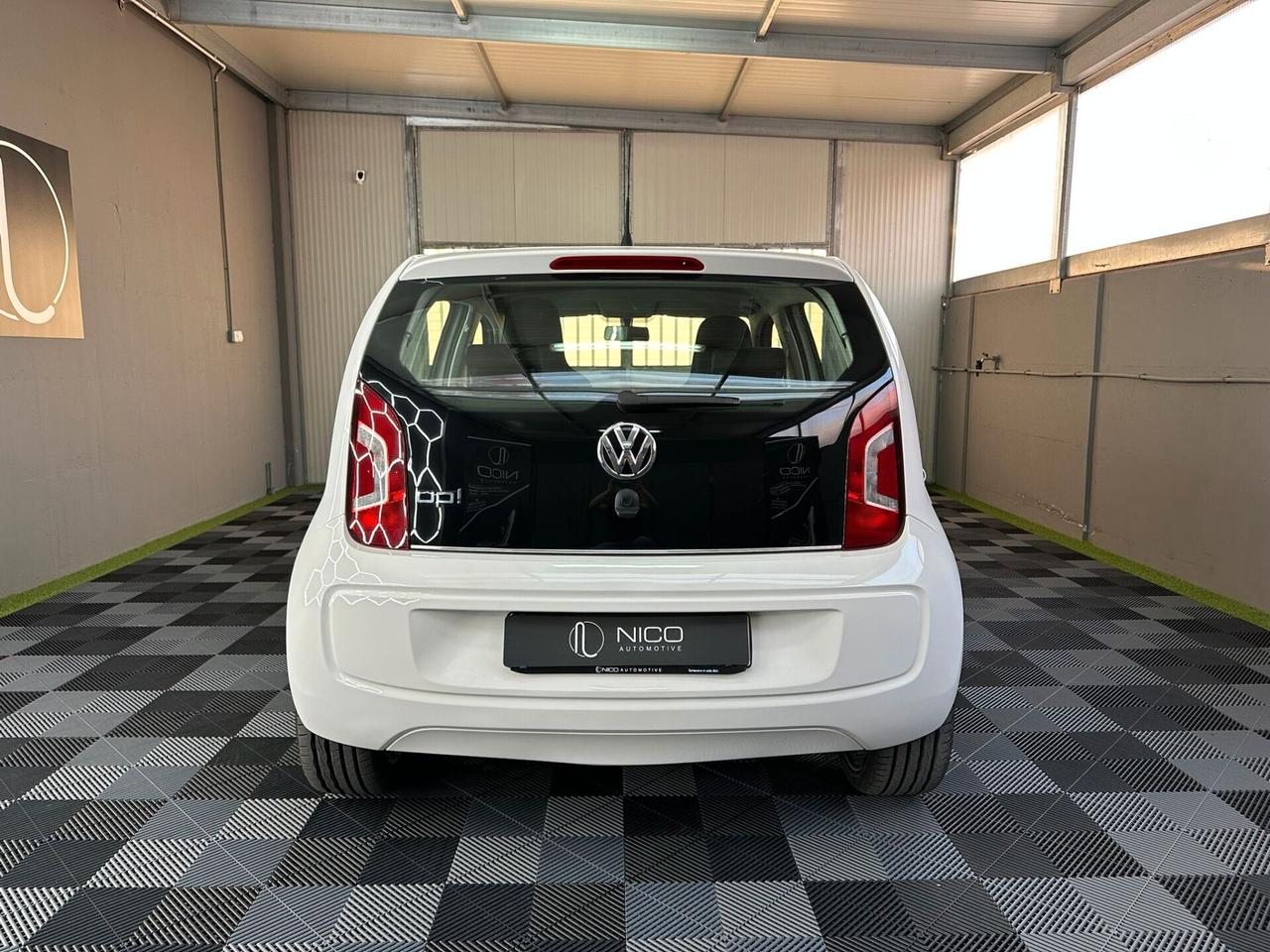 Volkswagen up! 1.0 5p. R-line