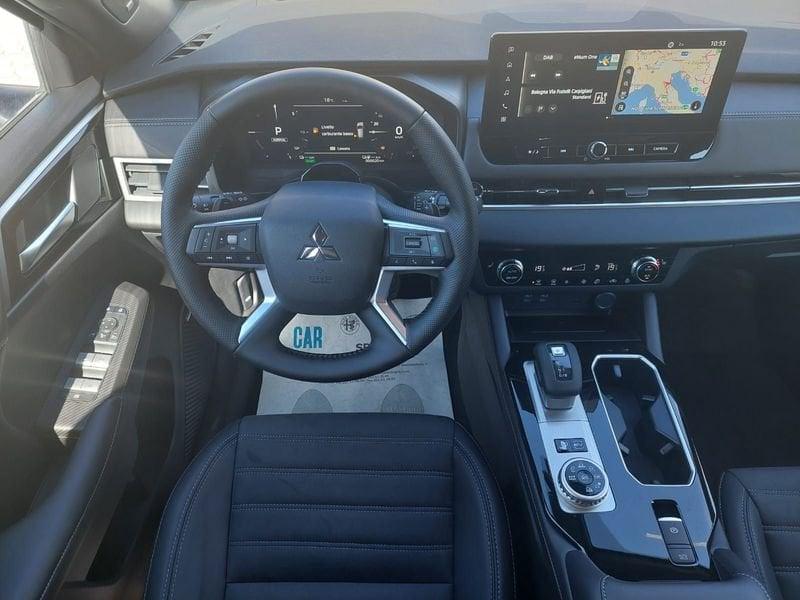 Mitsubishi Outlander PHEV 2.4L PHEV INTENSE