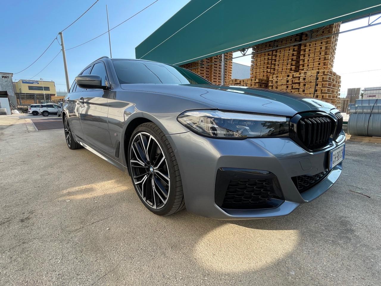 SOLO DA QUALITYCARS PESCARA : Bmw 520 520d 48V xDrive Touring Msport ibrida/diesel