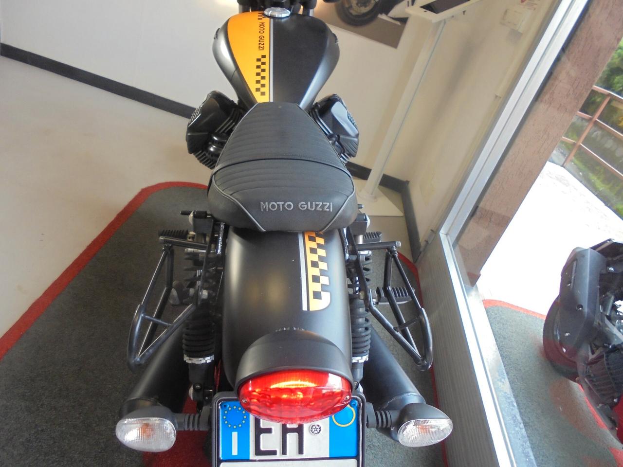 Moto Guzzi V9 ABS + TCS