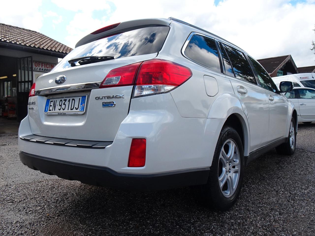 Subaru OUTBACK 2.0D Trend Limited