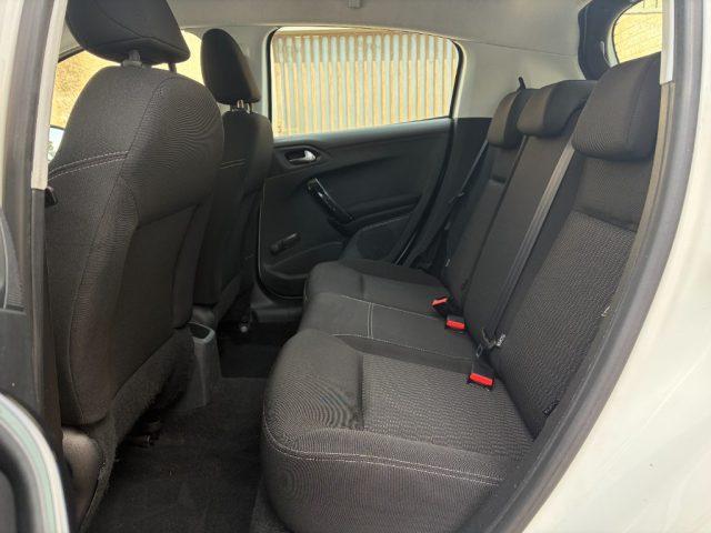 PEUGEOT 208 1.2 82 Business