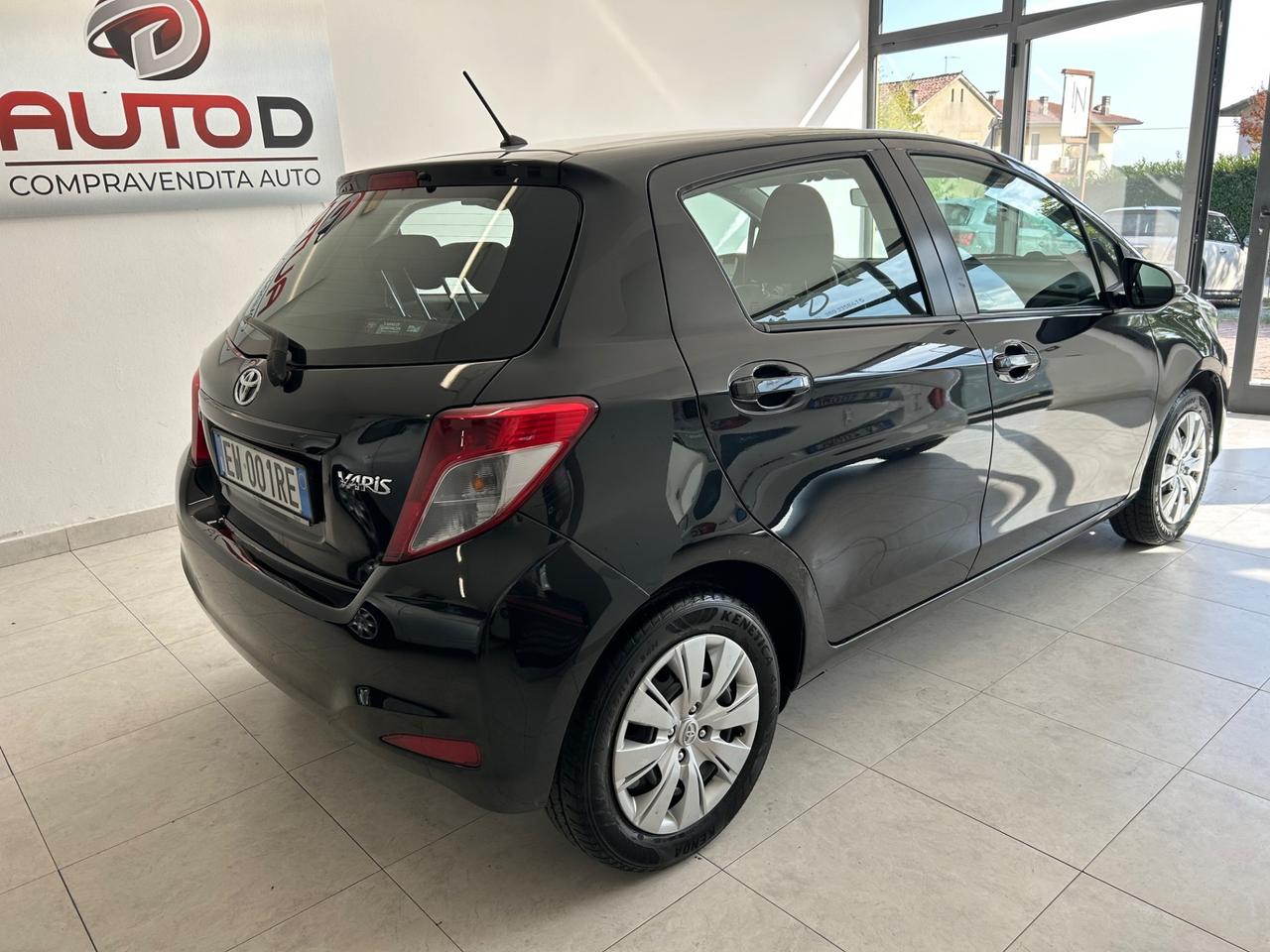 Toyota Yaris 1.0 benzina 51 kw 2014