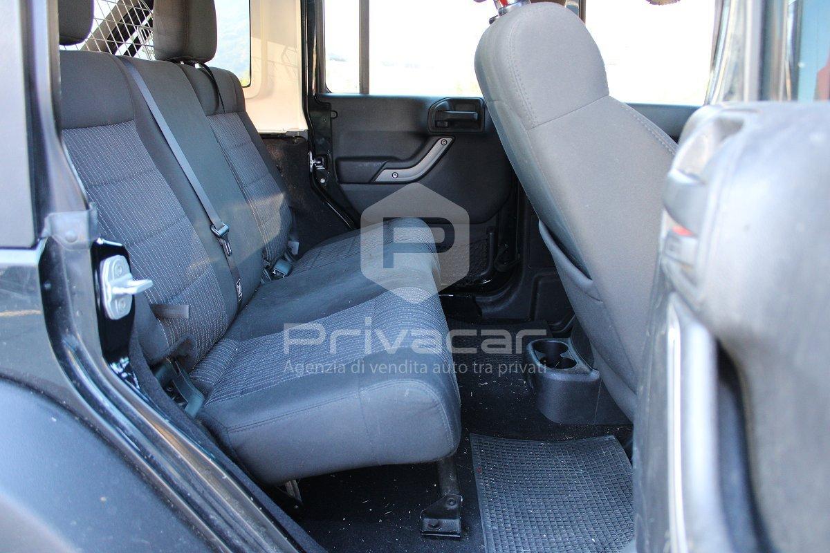 JEEP Wrangler Unlimited 2.8 CRD DPF Sahara Auto