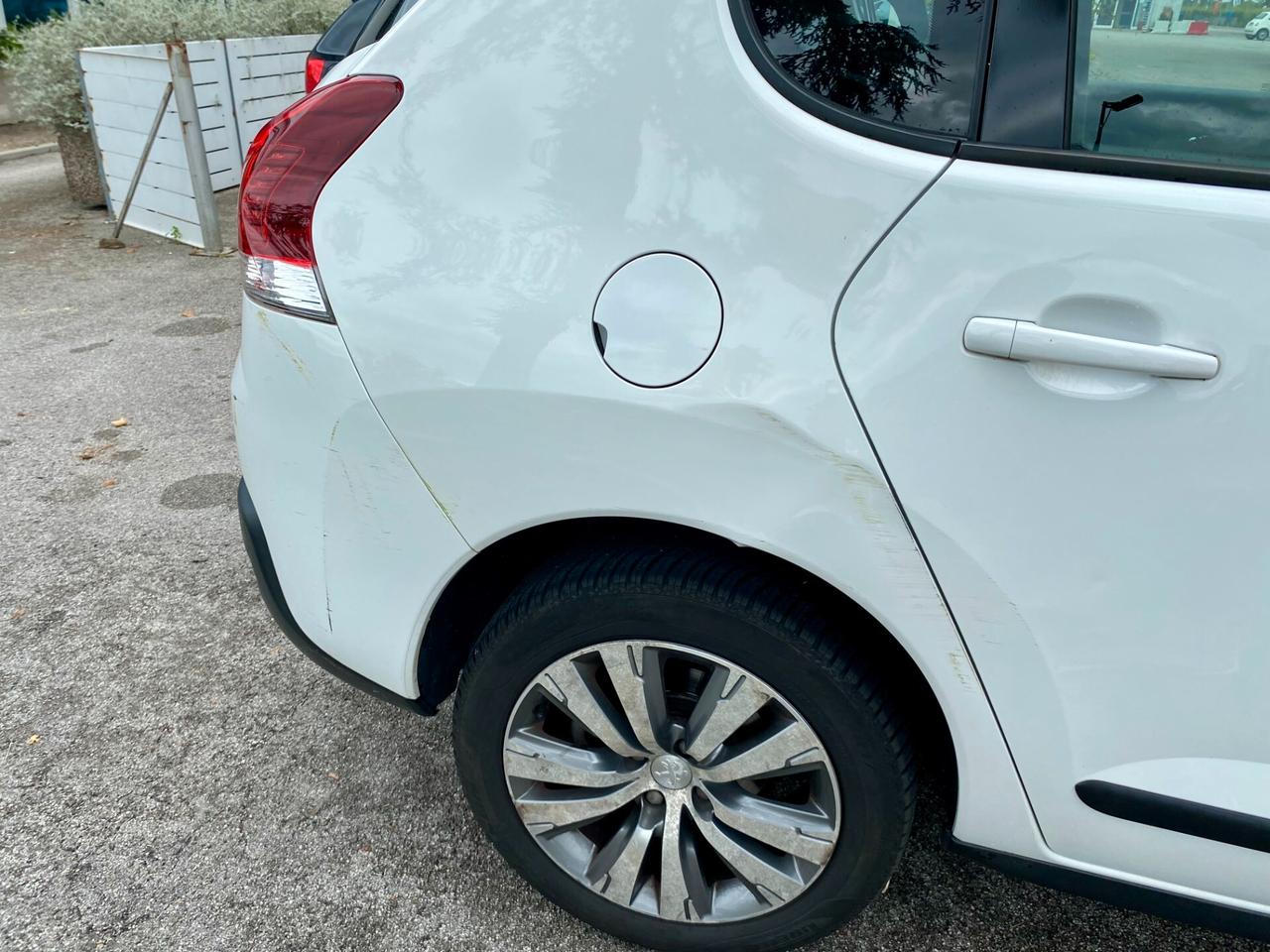 Peugeot 3008 1.6 hdi 8v Active 115cv fap FL UNICO PROPRIETARIO