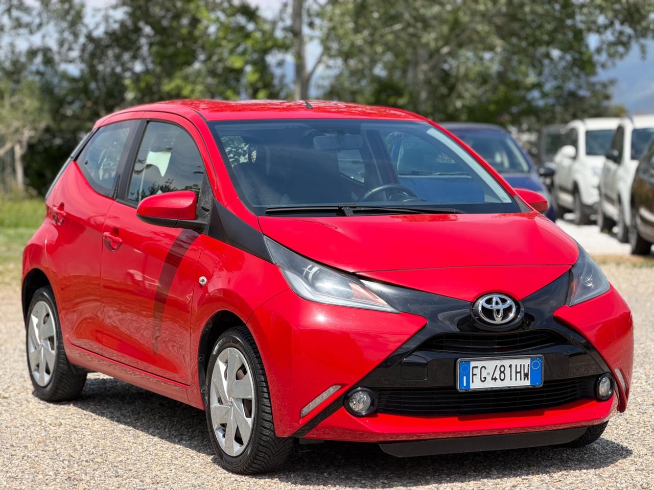 Toyota Aygo 1.0 VVT-i 69 CV 5 porte x-play