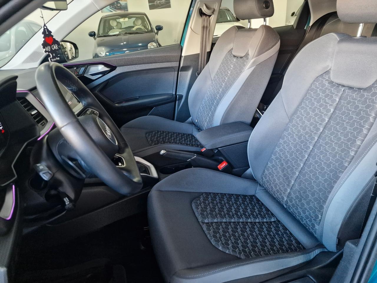 Audi A1 citycarver IDENTITY CONTRAST