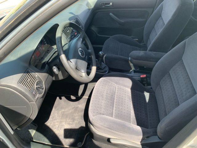 VOLKSWAGEN Golf 1.6 16V cat 5 porte Highline