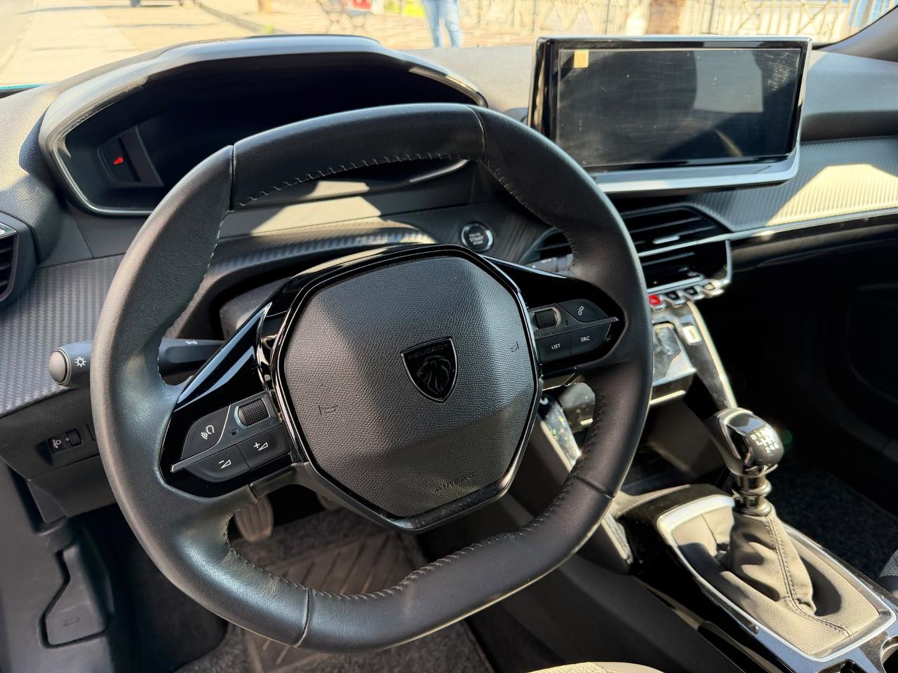 Peugeot 2008 PureTech 100 S&S Allure full optional