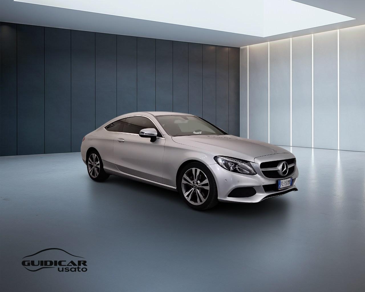 Mercedes-Benz Classe C-C205 2016 Coupe - C Coupe 220 d Sport 4matic auto