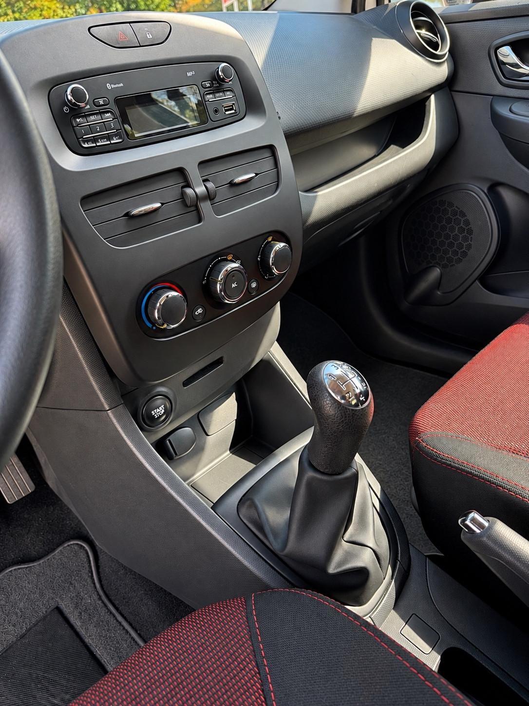 Renault Clio 1.5 dCi 8V 75CV 5 porte Costume National