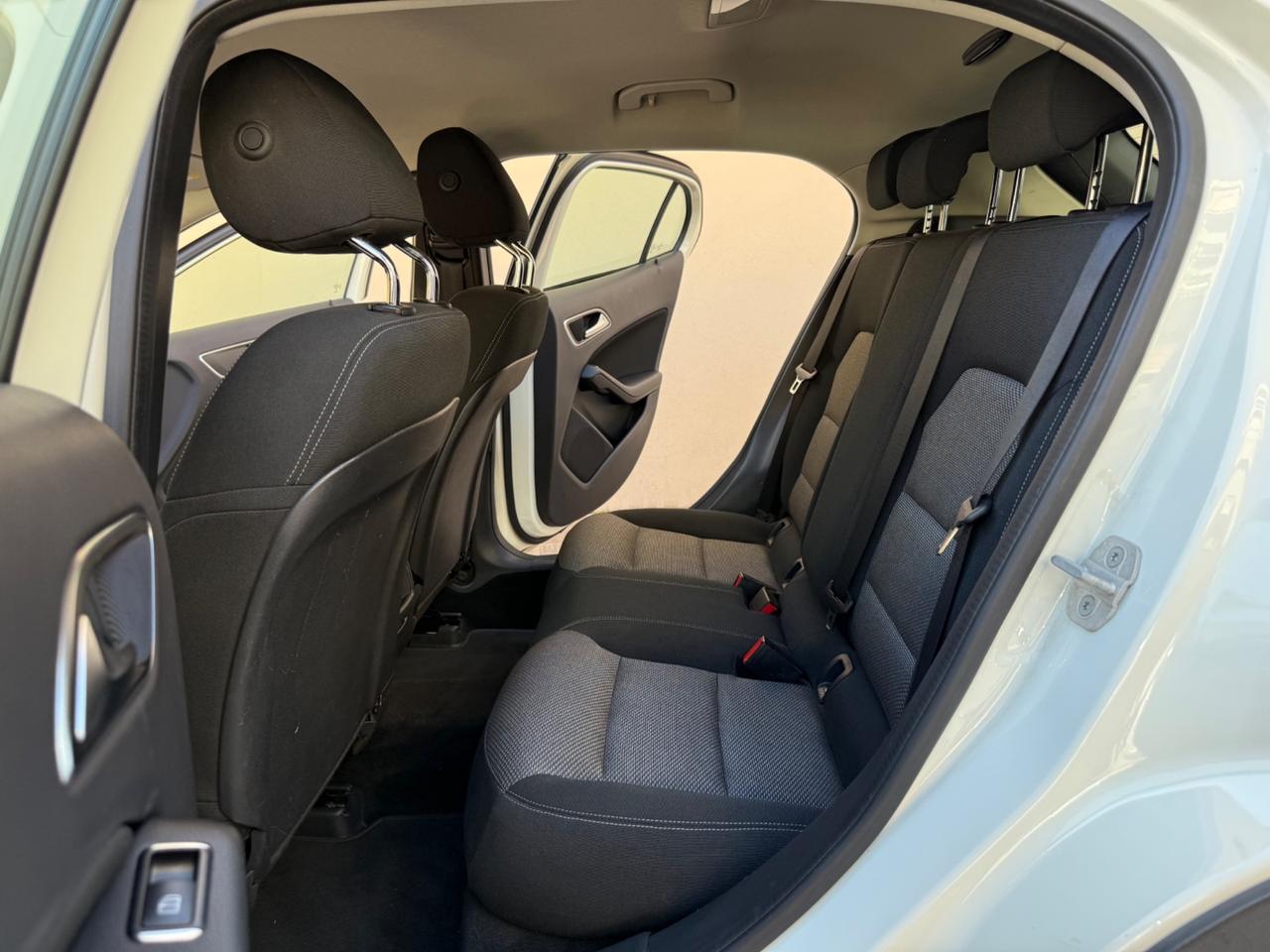 Mercedes-benz GLA 200 d Automatic Business