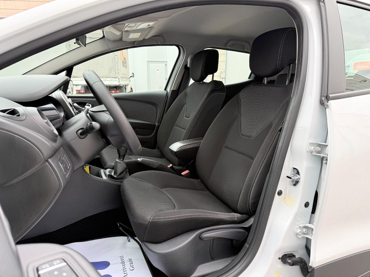 Renault Clio 1.2 75 CV 5 porte Duel