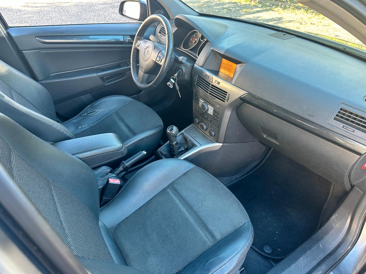 Opel Astra 1.9 16V CDTI 150CV 5 porte Cosmo Sport