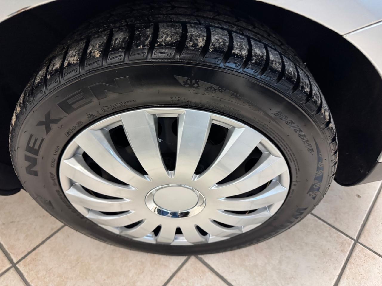 Volkswagen Passat 1.9 TDI/105CV Var. Comfortline