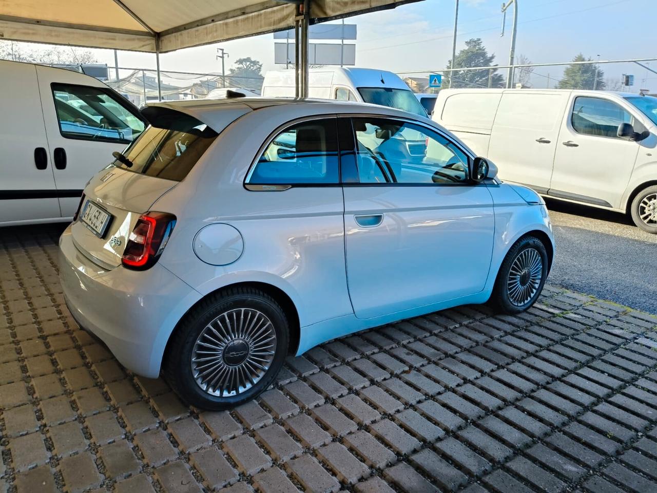 Fiat 500 500e Berlina 42 kWh Icon