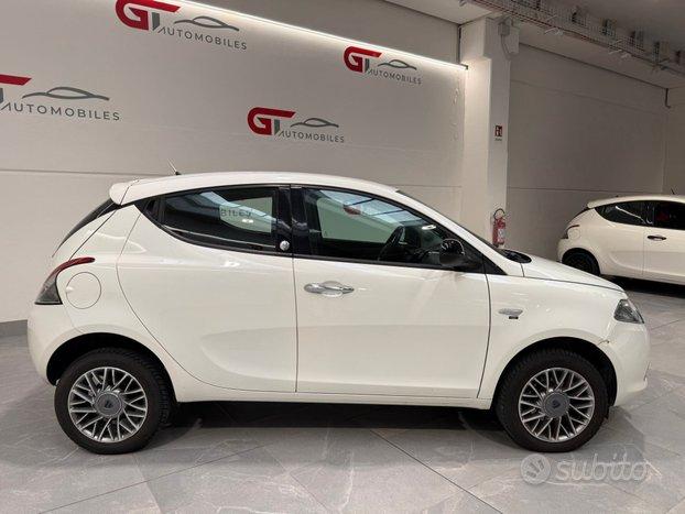 Lancia Ypsilon 0.9 TwinAir 85 CV 5 porte Metano Ec